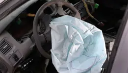 Peringatan Recall Toyota  Masalah Airbag