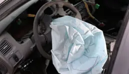 Peringatan Recall Toyota  Masalah Airbag