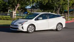 Toyota Prius Kembali Dijual, Menyambut Kebijakan Energi?