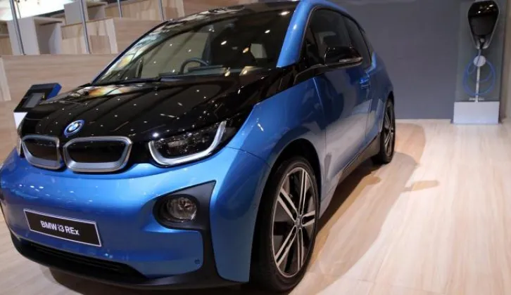 Tunggu Kebijakan Mobil Listrik, BMW Siap Bawa Hybrid