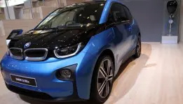 Tunggu Kebijakan Mobil Listrik BMW Siap Bawa Hybrid