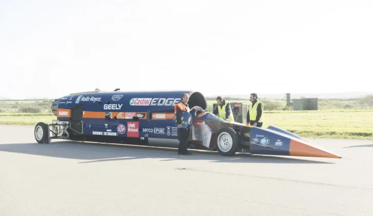 Bloodhound SSC Siap Pecahkan Rekor 1000 mil/jam!