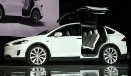 Tesla Model X dan Model S Bermasalah pada rem parkir